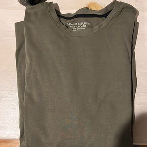 Banana Republic Men’s Tee XXL Green